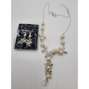 Center Stage Necklace and Earring Set Centerstage Avon